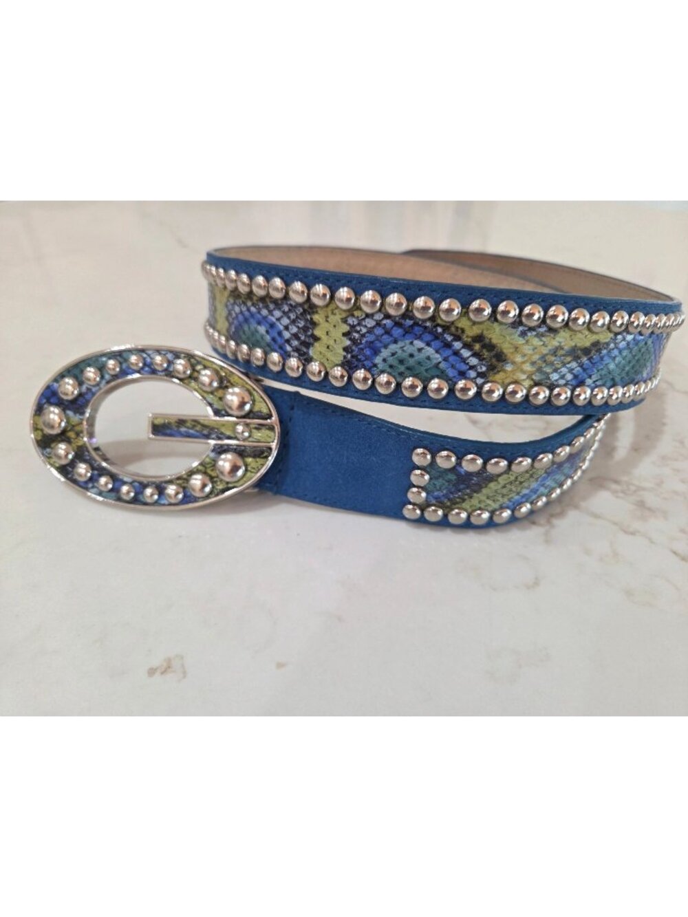 GUESS Vintage Y2K Sz M Blue Green Snakeskin Studded Leather Belt G Logo Buckle